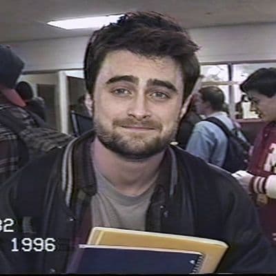 Фото в стиле школьной VHS-записи 1994 года