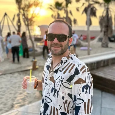 put me in a hyperspace technogic worls
