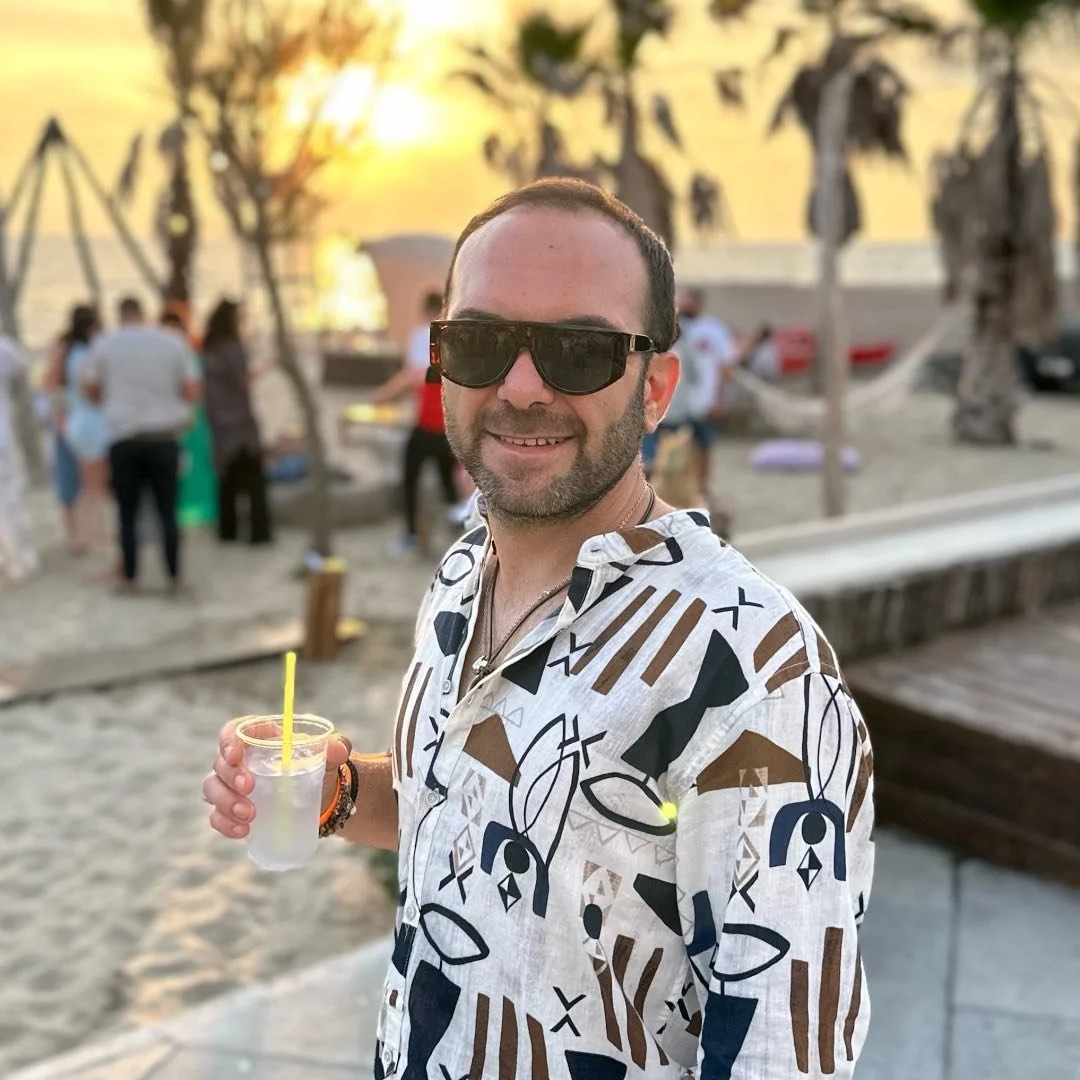 put me in a hyperspace technogic worls
